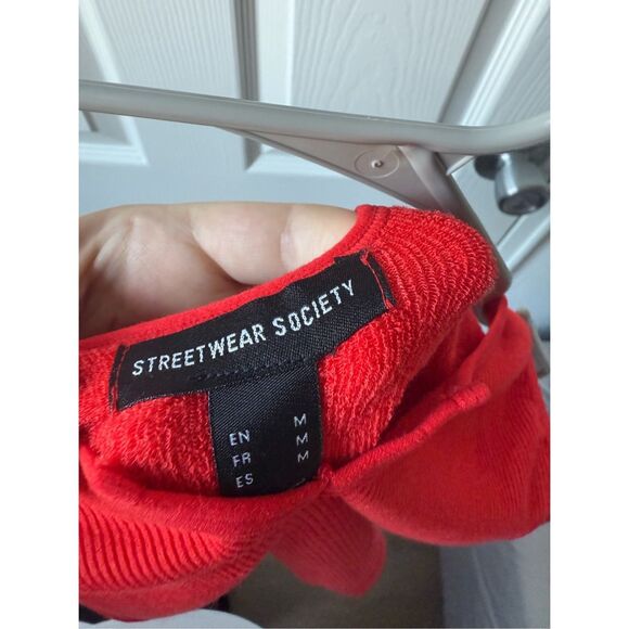 Red Cropped Tank Top Women's Medium Phillies Summer College Basic Concert - Picture 3 of 3